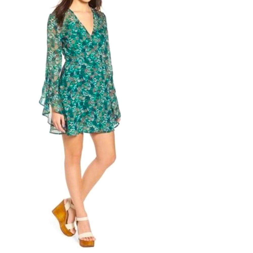 The Fifth Label. Lined printed silky wrap dress. Size M